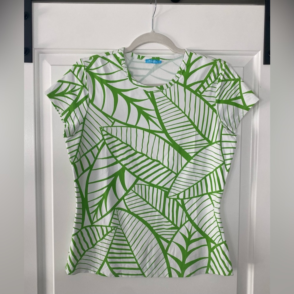 J. McLaughlin Green and White Leaf Print Short Sleeve Tee